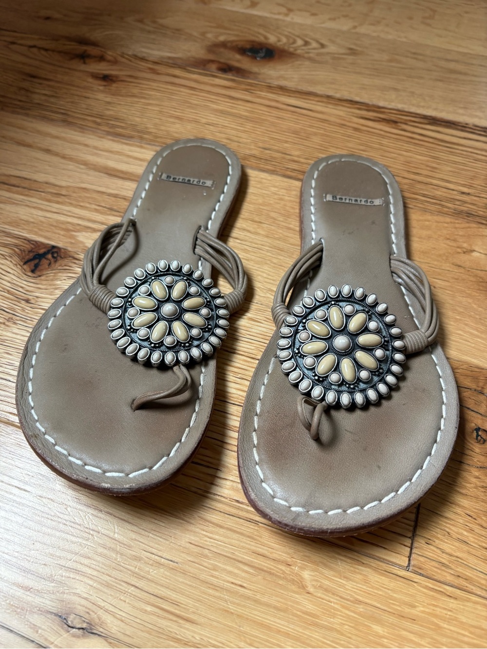 Bernardo beige beaded flat leather thong sandals. Size 9M